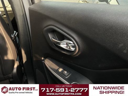 Used 2021 Jeep Cherokee Latitude Lux w/ Sun & Sound Group AWD/4WD image 12