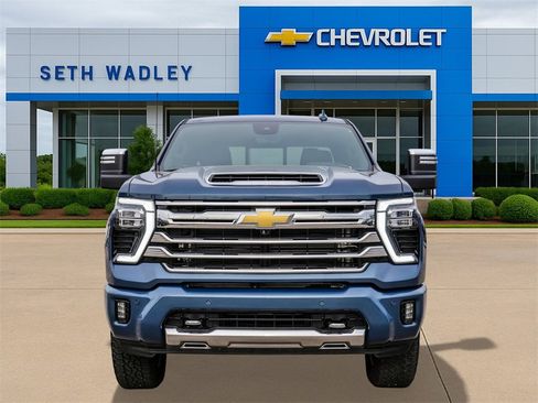 Used 2025 Chevrolet Silverado 2500 High Country w/ Technology Package image 2