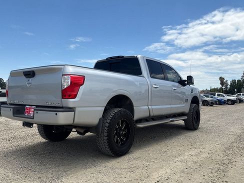Used 2017 Nissan Titan SV AWD/4WD image 3