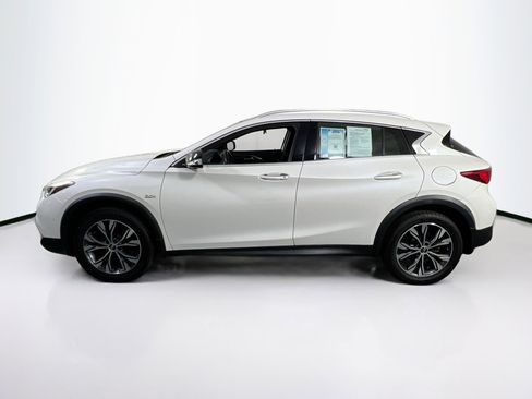 Used 2018 INFINITI QX30 AWD w/ Dark Wood Package image 8