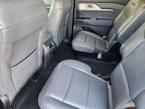 Used 2026 Ford Explorer Active w/ Active Comfort Package RWD image 30