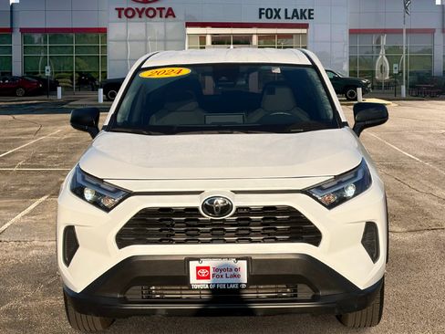 Used 2024 Toyota RAV4 LE AWD/4WD image 8