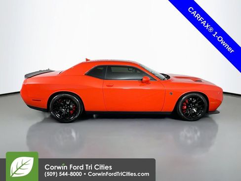 Used 2016 Dodge Challenger SRT Hellcat image 18