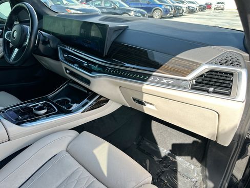 Used 2024 BMW X7 xDrive40i w/ Executive Package AWD/4WD image 30