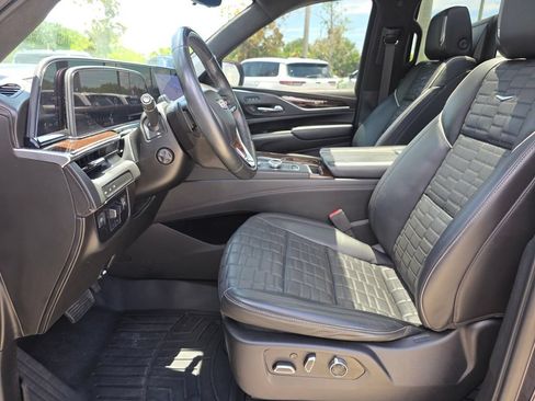 Used 2021 Cadillac Escalade Sport Platinum RWD image 30