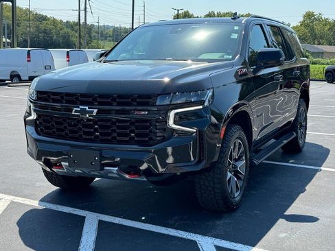 Used 2023 Chevrolet Tahoe Z71 w/ Luxury Package AWD/4WD image 8