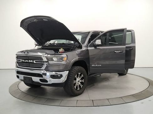 Used 2019 RAM 1500 Laramie AWD/4WD image 12