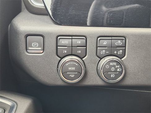 Used 2024 Chevrolet Silverado 2500 LTZ w/ LTZ Texas Edition AWD/4WD image 25
