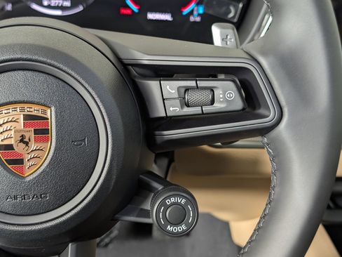 Used 2026 Porsche Cayenne Coupe image 23