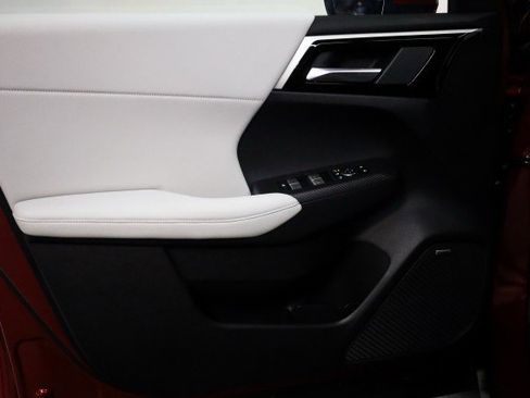 New 2025 Mitsubishi Outlander SE image 15