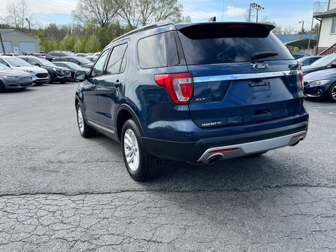 Used 2017 Ford Explorer XLT FWD image 5