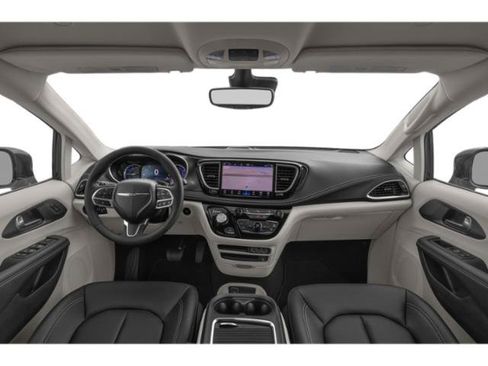 Used 2024 Chrysler Pacifica Limited FWD image 11