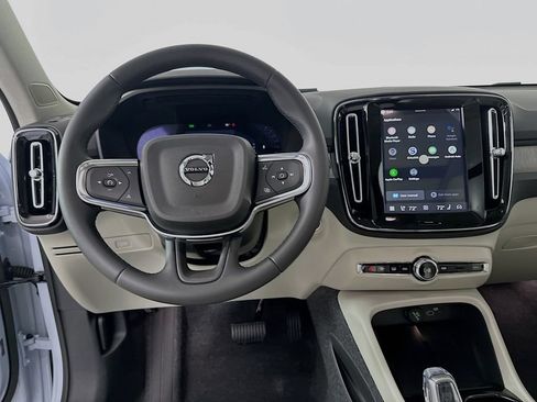 Used 2026 Volvo XC40 B5 Plus w/ Protection Package Premier AWD/4WD image 19