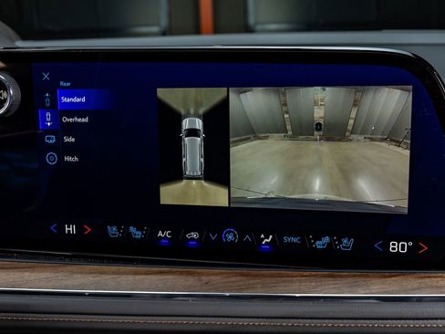 Used 2025 Chevrolet Suburban High Country image 26