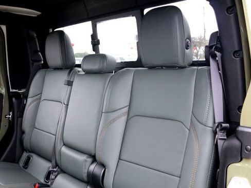 New 2026 Jeep Gladiator Mojave image 19