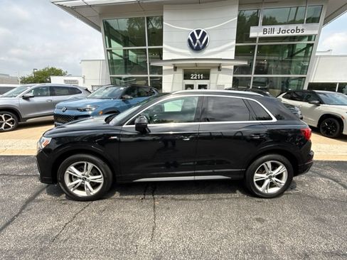 Used 2022 Audi Q3 2.0T Premium Plus w/ Premium Plus Package AWD/4WD image 3