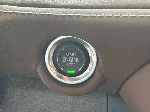 Used 2025 Chevrolet Tahoe High Country AWD/4WD image 31