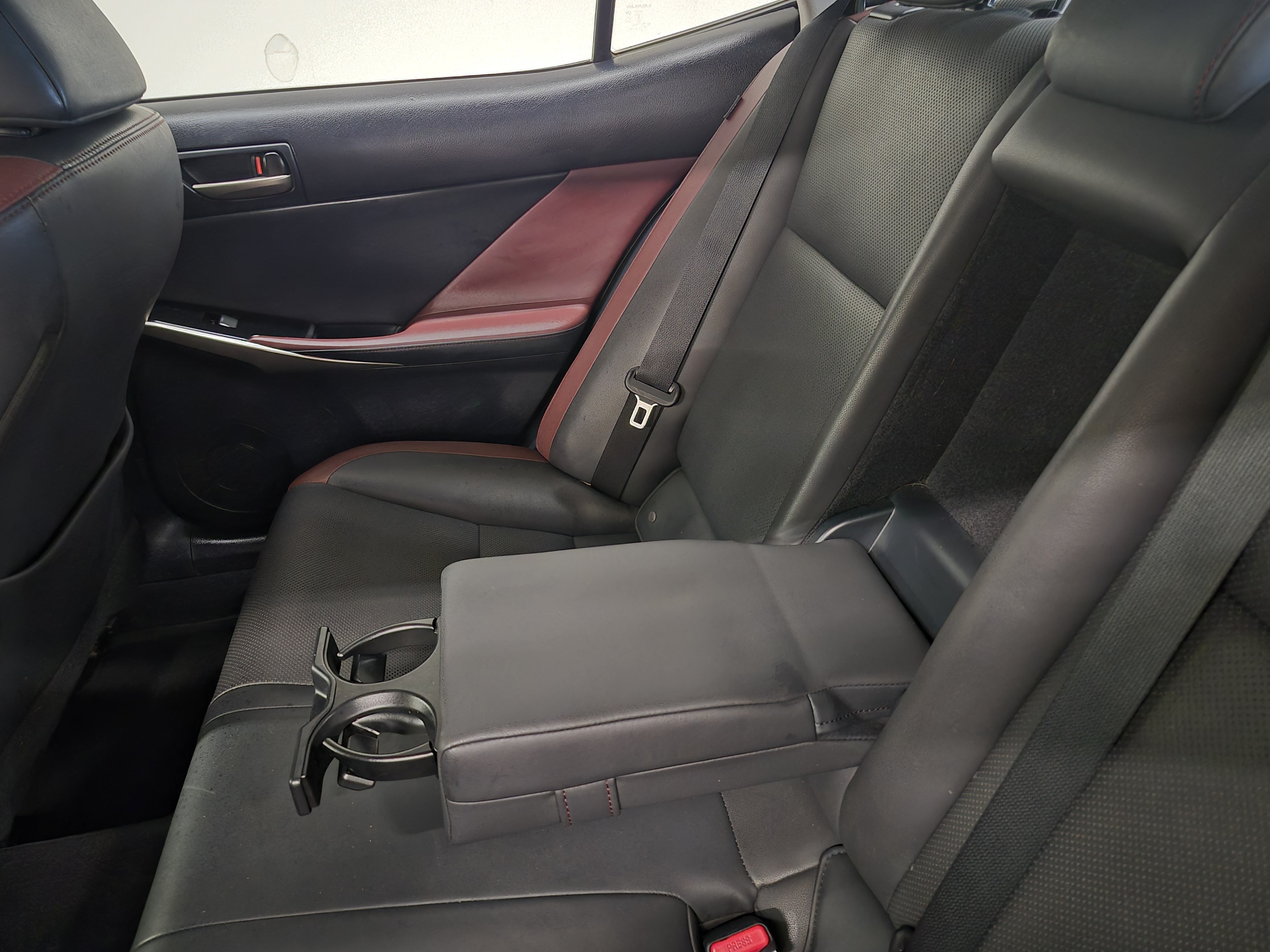 Used 2017 Lexus IS 200t w/ Premium Package RWD image 17