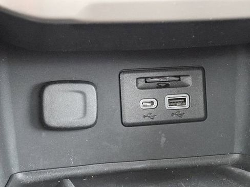 Used 2023 GMC Acadia Denali w/ Denali Technology Package image 8