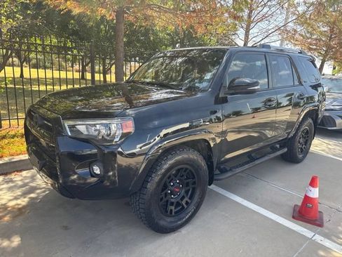 Used 2022 Toyota 4Runner SR5 Premium w/ Moonroof Package RWD image 1