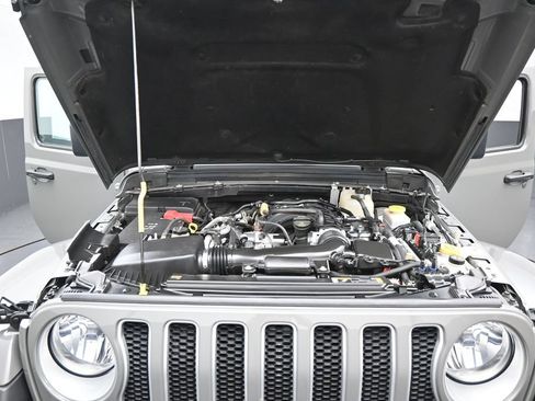Used 2023 Jeep Wrangler Unlimited Sahara w/ Cold Weather Group AWD/4WD image 36