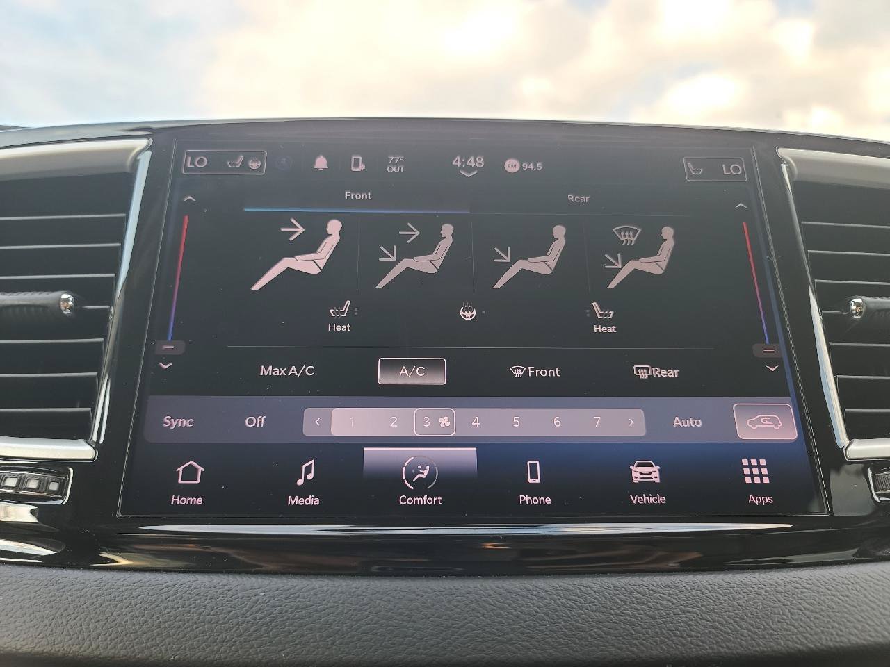Used 2023 Chrysler Pacifica Touring-L FWD image 22