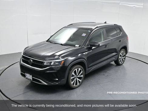 Used 2023 Volkswagen Taos SE w/ Panoramic Sunroof Package image 50