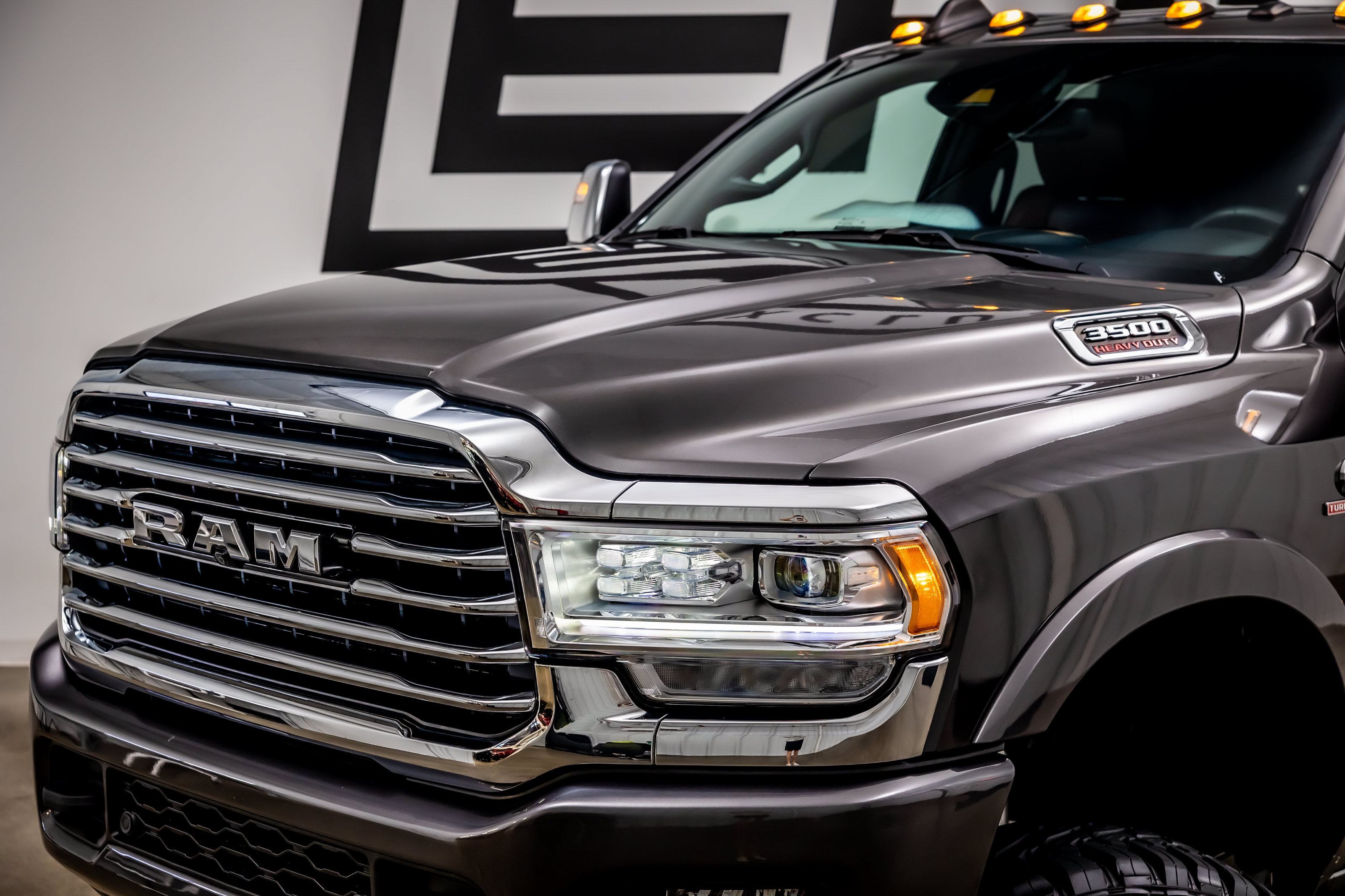 Used 2024 RAM 3500 Limited w/ Safety Group AWD/4WD image 29