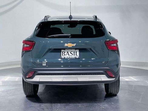 Used 2025 Chevrolet Trax LT w/ Driver Confidence Package FWD image 12