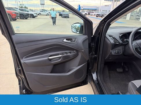 Used 2017 Ford Escape SE w/ Equipment Group 201A FWD image 10