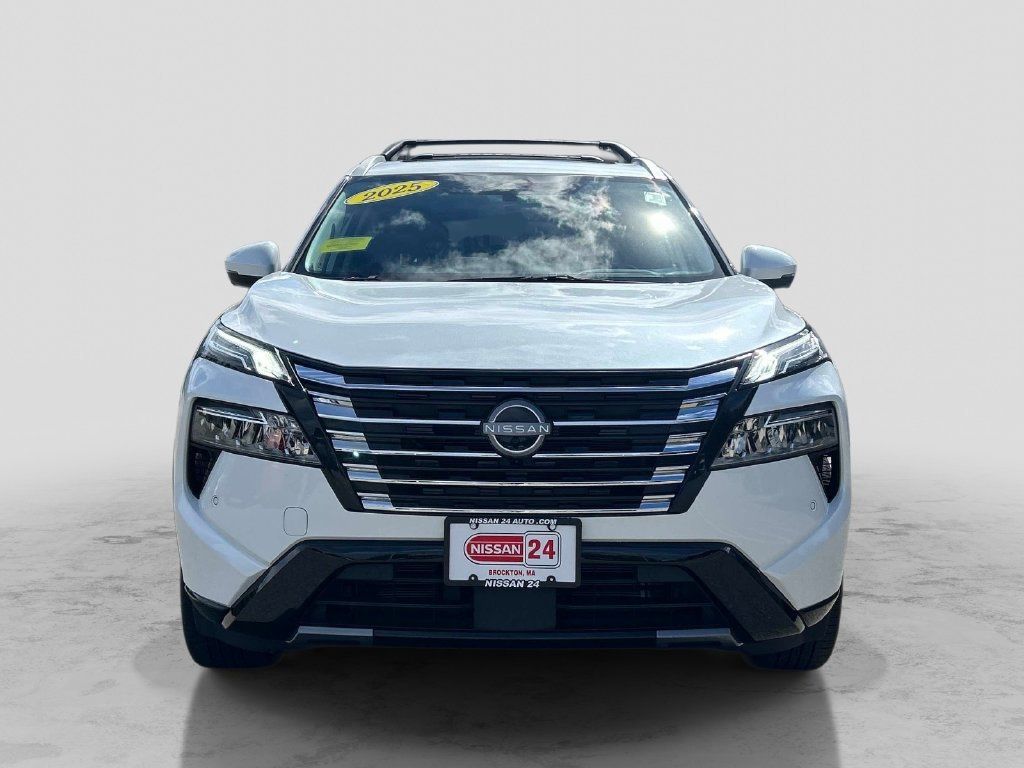 Certified 2025 Nissan Rogue Platinum w/ Platinum Premium Package FWD image 8