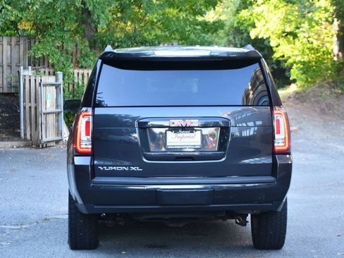 Used 2020 GMC Yukon XL SLT image 5