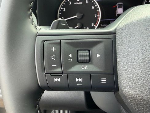 New 2026 Nissan Pathfinder SV image 16