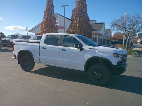 New 2026 Chevrolet Silverado 1500 ZR2 image 9