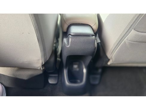 Used 2022 Honda HR-V LX image 14