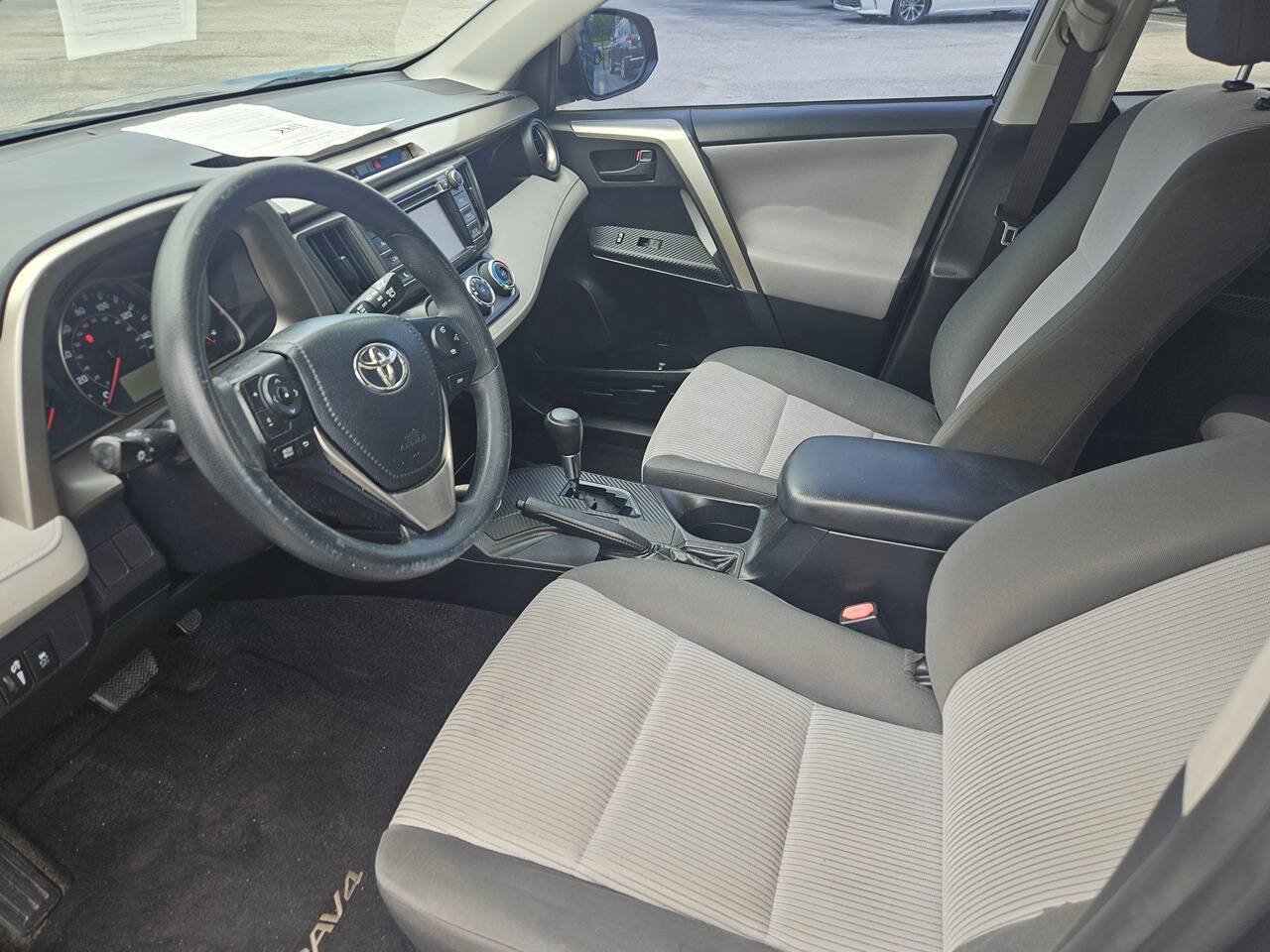 Used 2014 Toyota RAV4 LE FWD image 2
