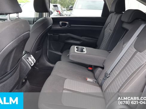 Used 2021 Kia Sorento LX FWD image 16