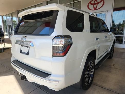 Certified 2022 Toyota 4Runner Limited AWD/4WD image 11
