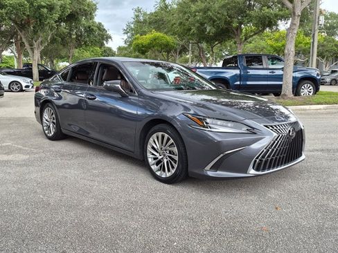 Used 2023 Lexus ES 350 Ultra Luxury w/ Accessory Package (Z2) FWD image 3