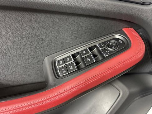 Certified 2023 Porsche Macan Turbo image 28