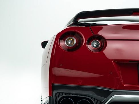 Used 2017 Nissan GT-R Track Edition AWD/4WD image 17