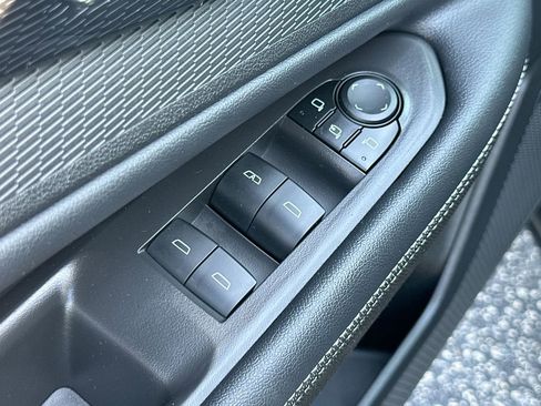 Used 2024 Chevrolet Blazer EV LT image 18