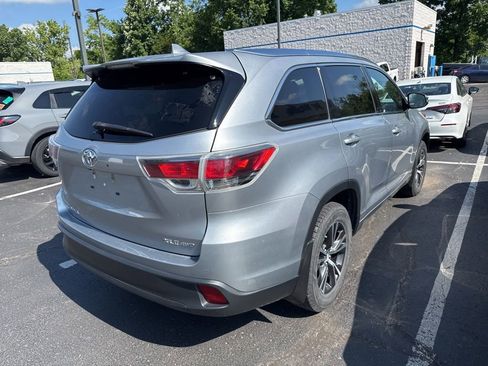 Used 2016 Toyota Highlander XLE AWD/4WD image 6