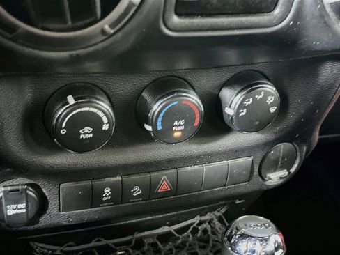 Used 2017 Jeep Wrangler Unlimited Sport w/ Connectivity Group AWD/4WD image 19
