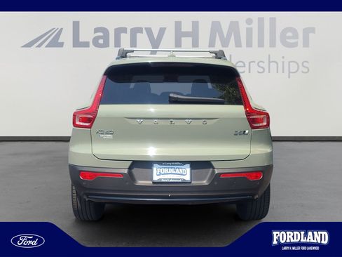 Used 2023 Volvo XC40 B5 Ultimate w/ Climate Package AWD/4WD image 4