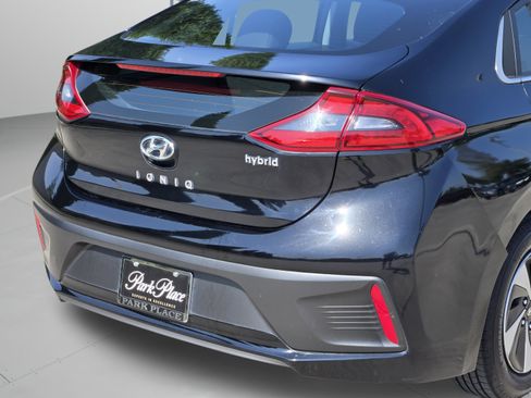 Used 2017 Hyundai Ioniq SEL FWD image 31