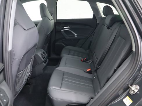 Used 2025 Audi Q5 Premium Plus w/ Premium Plus image 24