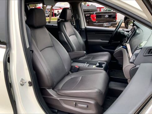 Used 2018 Honda Odyssey Elite image 9