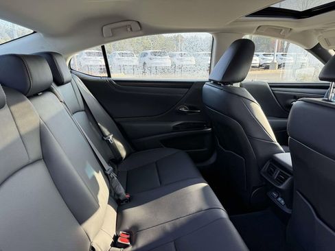 Used 2025 Lexus ES 350 Premium image 17