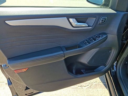 Used 2023 Ford Escape Platinum AWD/4WD image 13